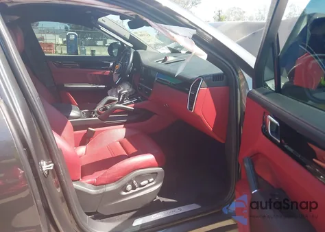 2021 Porsche Cayenne Coupe S z USA, uszkodzony, nr VIN WP1BB2AY5MDA46018